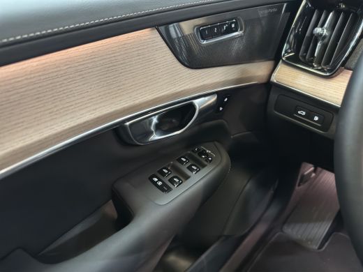 Volvo  XC90 2.0 T8 Plug-in hybrid AWD Ultra Bright | Luchtvering | Trekhaak | 360 Camera | Panoramadak ActivLease financial lease