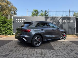 Audi A3 Sportback 45 TFSI e S edition Competition | 272PK | Sonos | Head-Up display | 18 inch velgen | Ke...