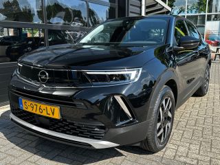 Opel Mokka-e Level 3 50 kWh | SOH 100%| 3-FASE| CAMERA + PARKEERSENSOREN| APPLE CARPLAY/ANDROID AUTO| KEYLESS ...