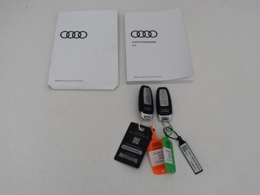 Audi A3 30 TFSI Advanced edition | Stoelverwarming | Matrix LED | Adaptive cruise | Camera | Park Assist ... ActivLease financial lease