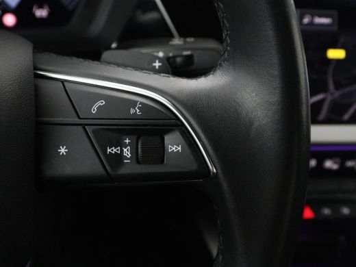 Audi A3 30 TFSI Advanced edition | Stoelverwarming | Matrix LED | Adaptive cruise | Camera | Park Assist ... ActivLease financial lease