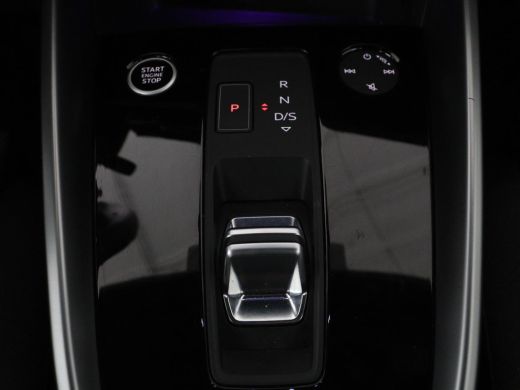 Audi A3 30 TFSI Advanced edition | Stoelverwarming | Matrix LED | Adaptive cruise | Camera | Park Assist ... ActivLease financial lease