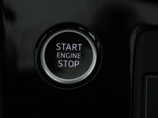 Audi A3 30 TFSI Advanced edition | Stoelverwarming | Matrix LED | Adaptive cruise | Camera | Park Assist ... ActivLease financial lease