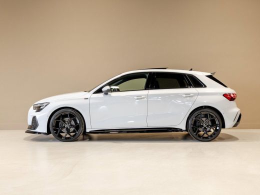 Audi A3 Sportback 35 TFSI 2x S-Line edition / 150pk / Maxton / Panorama dak / Sonos / Achteruitrij camera / ActivLease financial lease
