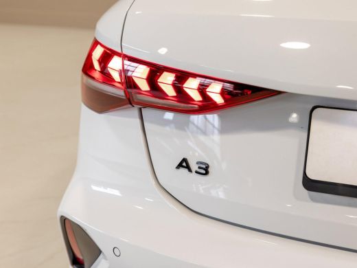 Audi A3 Sportback 35 TFSI 2x S-Line edition / 150pk / Maxton / Panorama dak / Sonos / Achteruitrij camera / ActivLease financial lease
