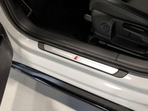 Audi A3 Sportback 35 TFSI 2x S-Line edition / 150pk / Maxton / Panorama dak / Sonos / Achteruitrij camera / ActivLease financial lease