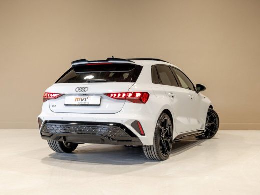 Audi A3 Sportback 35 TFSI 2x S-Line edition / 150pk / Maxton / Panorama dak / Sonos / Achteruitrij camera / ActivLease financial lease