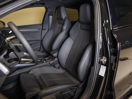 Audi A3 Sportback 35 TFSI 2x S-Line edition / 150pk / Panorama dak / Sonos / Achteruitrij camera / ActivLease financial lease