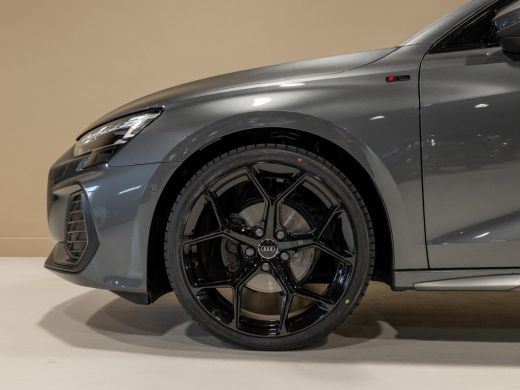 Audi A3 Sportback 35 TFSI 2x S-Line edition / 150pk / Panorama dak / Sonos / Achteruitrij camera / ActivLease financial lease