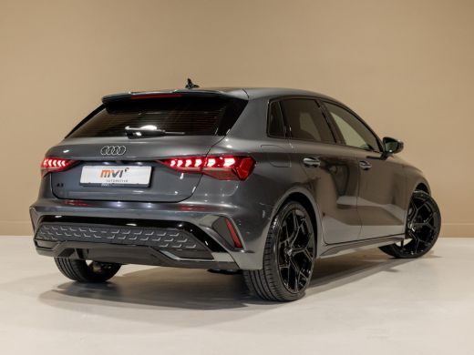 Audi A3 Sportback 35 TFSI 2x S-Line edition / 150pk / Panorama dak / Sonos / Achteruitrij camera / ActivLease financial lease