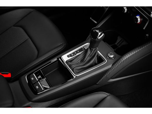 Audi Q2 S edition | Adaptive cruise control | Audi smartphone interface | Audi soundsystem ActivLease financial lease