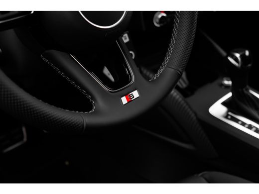 Audi Q2 S edition | Adaptive cruise control | Audi smartphone interface | Audi soundsystem ActivLease financial lease