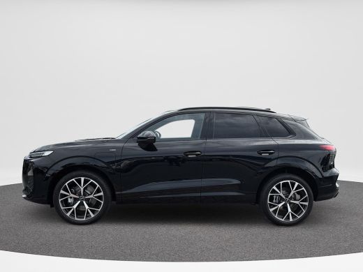 Audi Q3 1.5 200kW e-hybrid S edition | PHEV | SOH 100% | 272 Pk | Pano Dak | Trekhaak | A-Camera | Leder | ActivLease financial lease