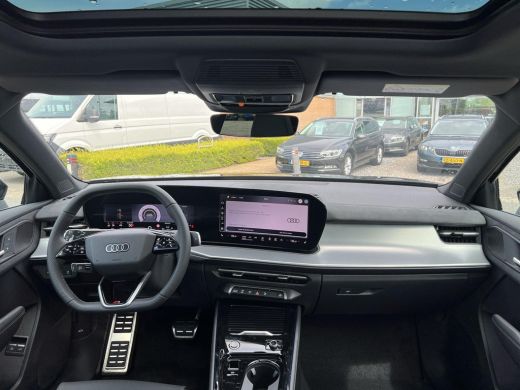 Audi Q3 1.5 200kW e-hybrid S edition | PHEV | SOH 100% | 272 Pk | Pano Dak | Trekhaak | A-Camera | Leder | ActivLease financial lease