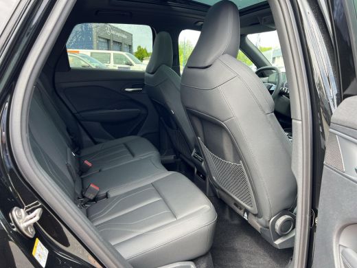 Audi Q3 1.5 200kW e-hybrid S edition | PHEV | SOH 100% | 272 Pk | Pano Dak | Trekhaak | A-Camera | Leder | ActivLease financial lease