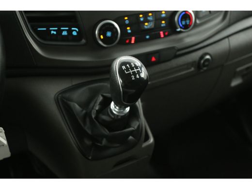 Ford Transit Custom 2.0 TDCI L1H1 | Airco | Cruise | 3 Zits | Trekhaak | Parkeersens. ActivLease financial lease