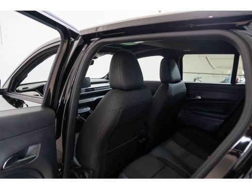 Jeep Avenger 1.2 e-Hybrid Black Edition | Schuif-Kantel Dak | Navigatie | Camera | Keyless | Elektrische Achte... ActivLease financial lease