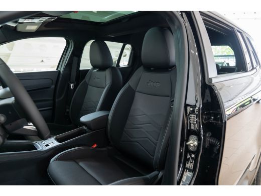 Jeep Avenger 1.2 e-Hybrid Black Edition | Schuif-Kantel Dak | Navigatie | Camera | Keyless | Elektrische Achte... ActivLease financial lease