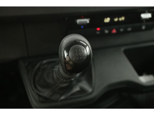Mercedes-Benz Sprinter 317 CDI L2H2 170PK | Airco | Camera | Cruise | 3 Zits | Carplay ActivLease financial lease