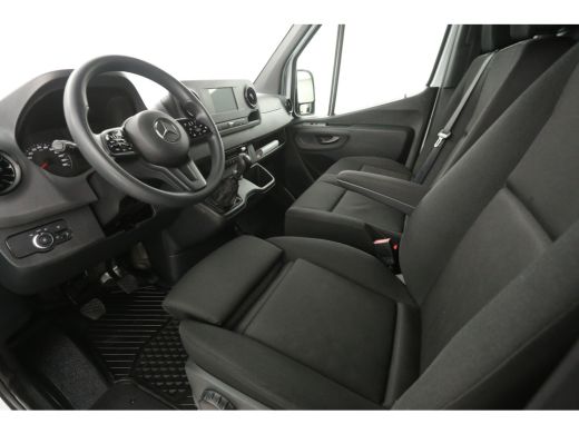 Mercedes-Benz Sprinter 317 CDI L2H2 170PK | Airco | Camera | Cruise | 3 Zits | Carplay ActivLease financial lease