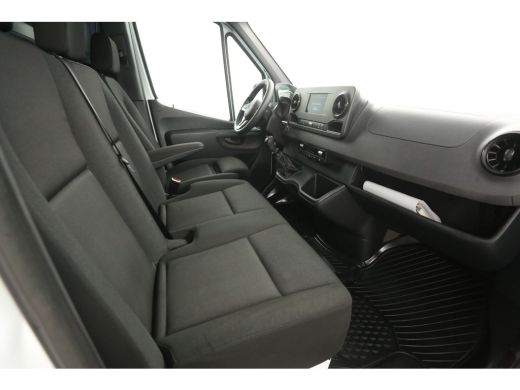 Mercedes-Benz Sprinter 317 CDI L2H2 170PK | Airco | Camera | Cruise | 3 Zits | Carplay ActivLease financial lease