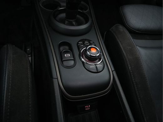 Mini Countryman 1.5 Cooper Chili Aut. *PANO | LEATHER-FABRIC | FULL-LED | HARMAN/KARDON | HEATED-SPORTSEATS | KEY... ActivLease financial lease