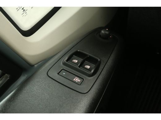 Opel Movano 2.2D 140PK L3H2 | Werkbus | Airco | Cruise | Carplay | 3 Zits | Parkeersens. | Trekhaak | Imperiaal ActivLease financial lease