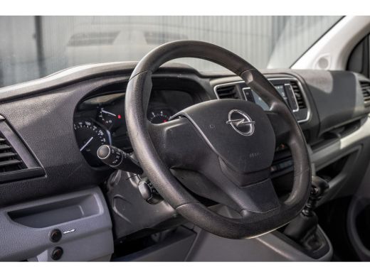 Opel Vivaro 2.0 L2H1 125PK | Bedrijfswageninrichting | Cruise | Carplay | Camera | Airco | PDC | Trekhaak ActivLease financial lease