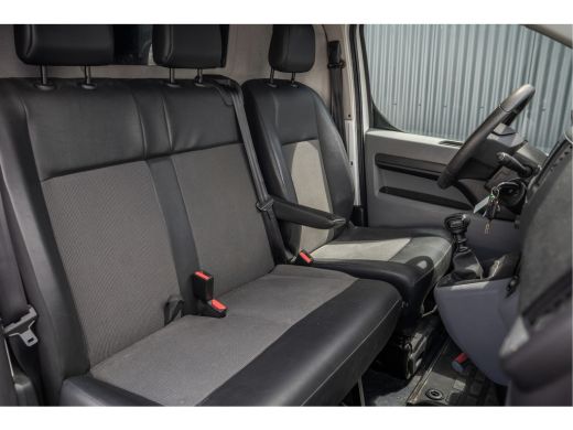 Opel Vivaro 2.0 L2H1 125PK | Bedrijfswageninrichting | Cruise | Carplay | Camera | Airco | PDC | Trekhaak ActivLease financial lease