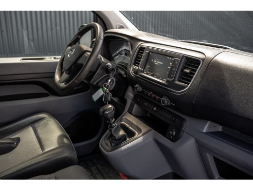 Opel Vivaro 2.0 L2H1 125PK | Bedrijfswageninrichting | Cruise | Carplay | Camera | Airco | PDC | Trekhaak ActivLease financial lease
