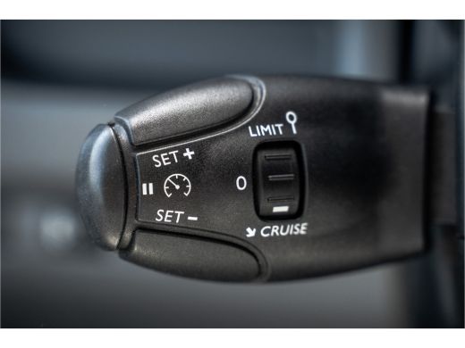 Opel Vivaro 2.0 L2H1 | 150 PK | Cruise | Airco | Imperiaal | Trekhaak ActivLease financial lease