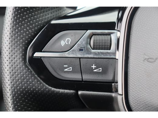 Peugeot 3008 1.2 PURETECH 130PK GT PACK AUTOMAAT / NAVI / LEDER / CLIMA / PDC / 19" LMV / CAMERA / TREKHAAK / ... ActivLease financial lease