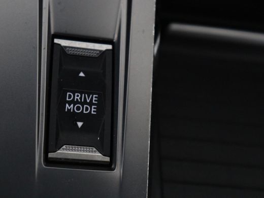 Peugeot 308 1.6 HYbrid 180 Allure Pack Business | SOH 92,4% | Stoelverwarming | Adaptive cruise | Carplay | H... ActivLease financial lease