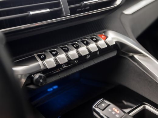 Peugeot 5008 1.2 PureTech Sport 7 Persoons Automaat (APPLE CARPLAY, GROOT NAVI, 360 CAMERA, GETINT GLAS, SPORT... ActivLease financial lease