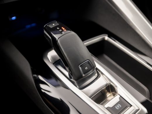Peugeot 5008 1.2 PureTech Sport 7 Persoons Automaat (APPLE CARPLAY, GROOT NAVI, 360 CAMERA, GETINT GLAS, SPORT... ActivLease financial lease