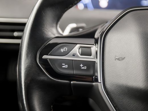 Peugeot 5008 1.2 PureTech Sport 7 Persoons Automaat (APPLE CARPLAY, GROOT NAVI, 360 CAMERA, GETINT GLAS, SPORT... ActivLease financial lease