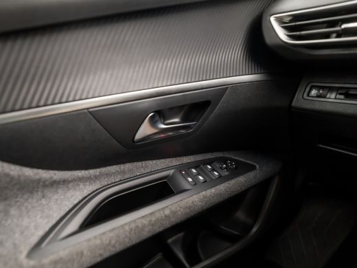 Peugeot 5008 1.2 PureTech Sport 7 Persoons Automaat (APPLE CARPLAY, GROOT NAVI, 360 CAMERA, GETINT GLAS, SPORT... ActivLease financial lease
