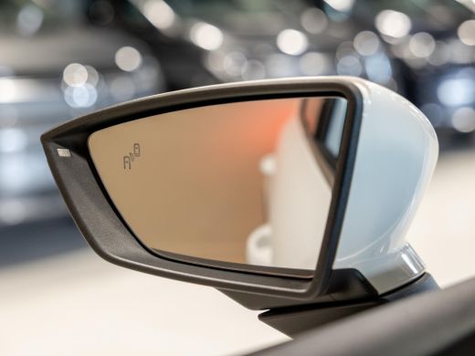 Seat Arona 1.0 TSI FR Business Connect / 110pk / Trekhaak / Dodehoek herkenning / Stoelverwarming / ActivLease financial lease