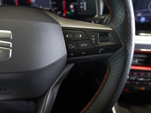 Seat Arona 1.0 TSI FR Business Connect / 110pk / Trekhaak / Dodehoek herkenning / Stoelverwarming / ActivLease financial lease