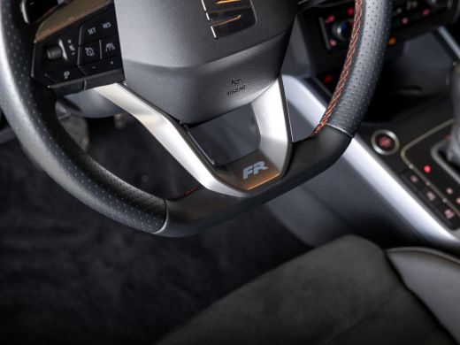 Seat Arona 1.0 TSI FR Business Connect / 110pk / Trekhaak / Dodehoek herkenning / Stoelverwarming / ActivLease financial lease