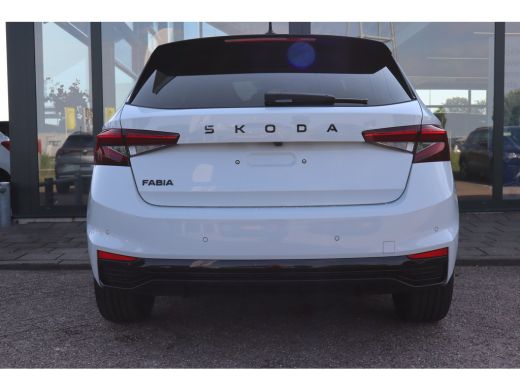 Skoda Fabia Monte Carlo AUTOMAAT | Achteruitrijcamera | Cruise control met speedlimiter | Driver Activity Ass... ActivLease financial lease