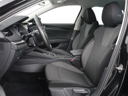 Skoda Octavia 1.0 e-TSI Business Edition | Trekhaak | Adaptive cruise | Carplay | Navigatie | Keyless | Full LE... ActivLease financial lease