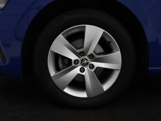 Skoda Scala 1.0 TSI Ambition | Automaat | Trekhaak | Carplay | Airco | Cruise control | Bluetooth | Full LED ActivLease financial lease