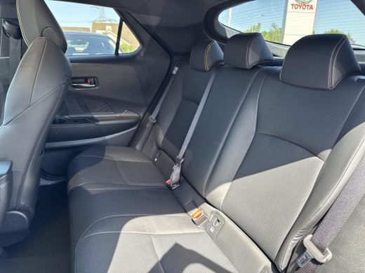 Toyota C-HR 2.0 Hybrid 200 Premi&egrave;re Edition 4WD | Panoramadak | Apple CarPlay/Android auto | Stuur en stoelve... ActivLease financial lease
