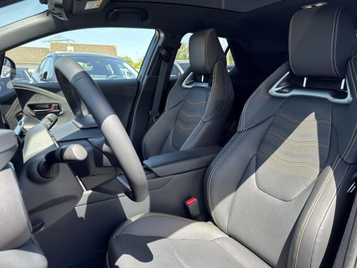 Toyota C-HR 2.0 Hybrid 200 Premi&egrave;re Edition 4WD | Panoramadak | Apple CarPlay/Android auto | Stuur en stoelve... ActivLease financial lease