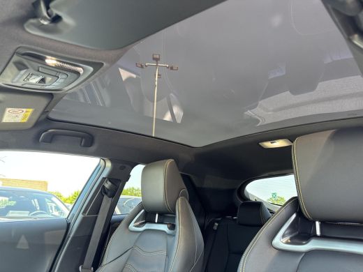 Toyota C-HR 2.0 Hybrid 200 Premi&egrave;re Edition 4WD | Panoramadak | Apple CarPlay/Android auto | Stuur en stoelve... ActivLease financial lease