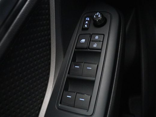 Toyota C-HR 2.0 Hybrid Dynamic | Stoelverwarming | Carplay Adaptive cruise | Camera | Navigatie | Climate con... ActivLease financial lease