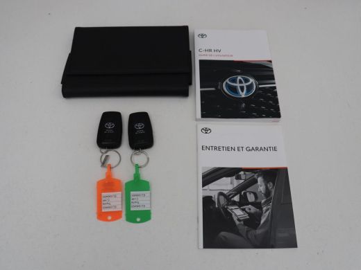 Toyota C-HR 2.0 Hybrid Dynamic | Stoelverwarming | Carplay Adaptive cruise | Camera | Navigatie | Climate con... ActivLease financial lease