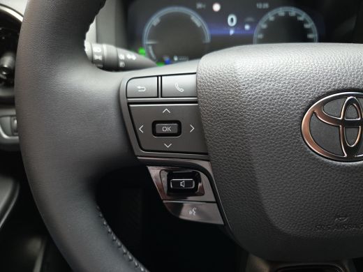 Toyota C-HR 2.0 Plug-in Hybrid 220 Dynamic | Apple CarPlay | Blindspot | Rijklaar incl. garantie | ActivLease financial lease