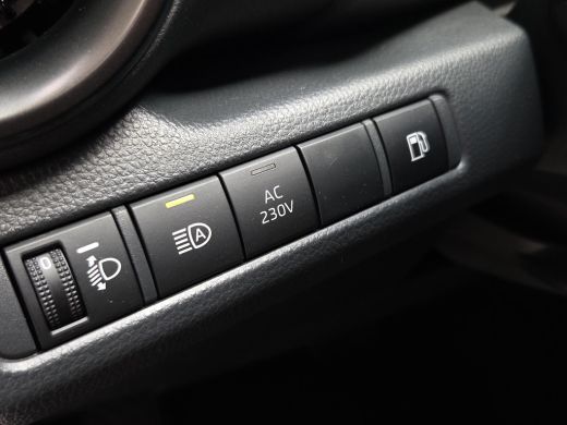 Toyota C-HR 2.0 Plug-in Hybrid 220 Dynamic | Apple CarPlay | Blindspot | Rijklaar incl. garantie | ActivLease financial lease